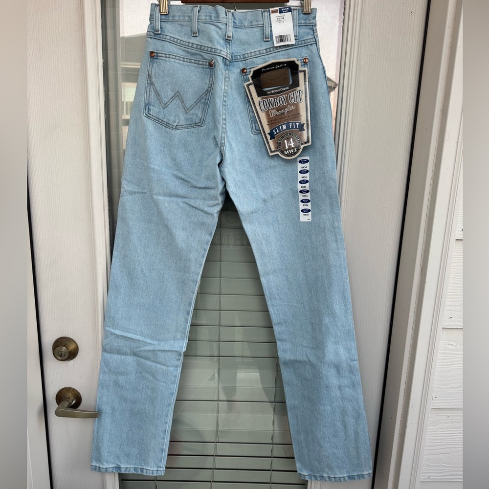 Wrangler Cowboy Cut Slim Fit Women’s Jeans in Light Blue Denim